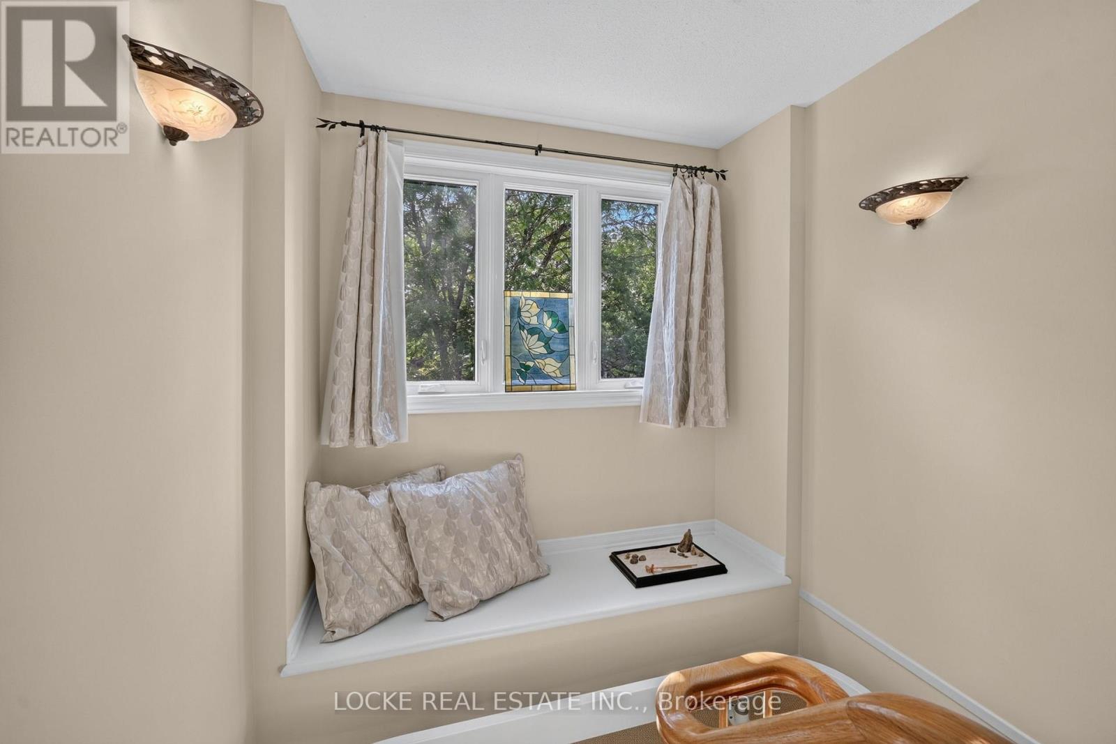 1672 DES RAVINS PLACE, Ottawa. Luxury613. By Peter Sagos - Image 24