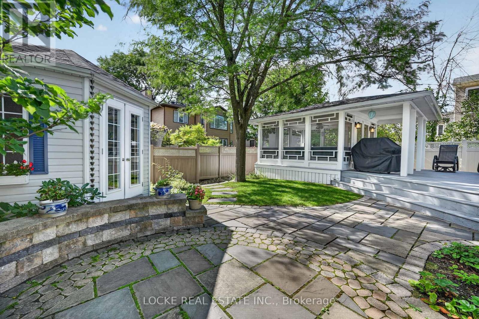 1672 DES RAVINS PLACE, Ottawa. Luxury613. By Peter Sagos - Image 46