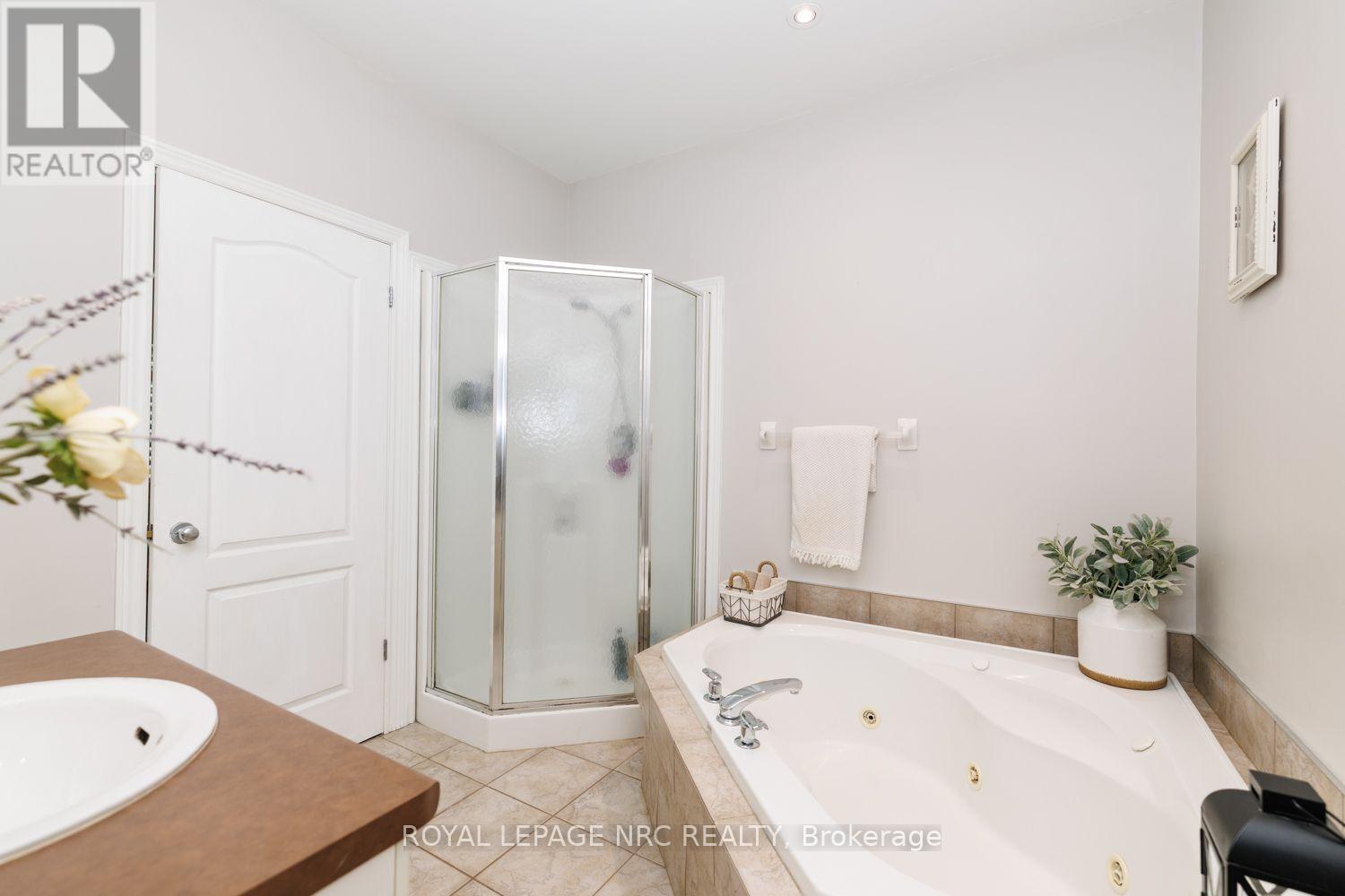 #9 8142 COSTABILE DRIVE - 20