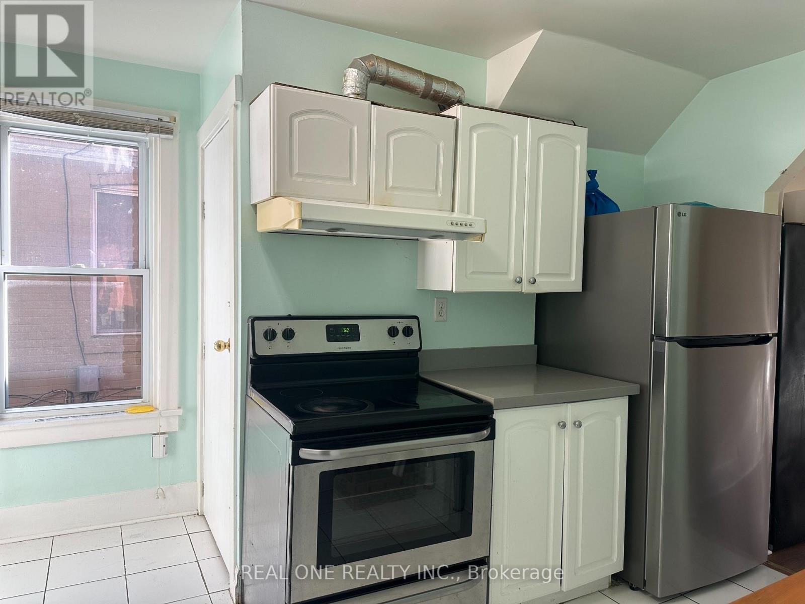 116 PEMBERTON AVENUE, Toronto (Newtonbrook East) — photo 3