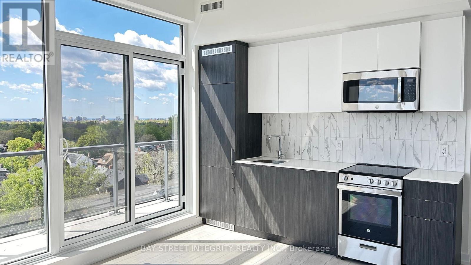 #703 500 DUPONT STREET - 14