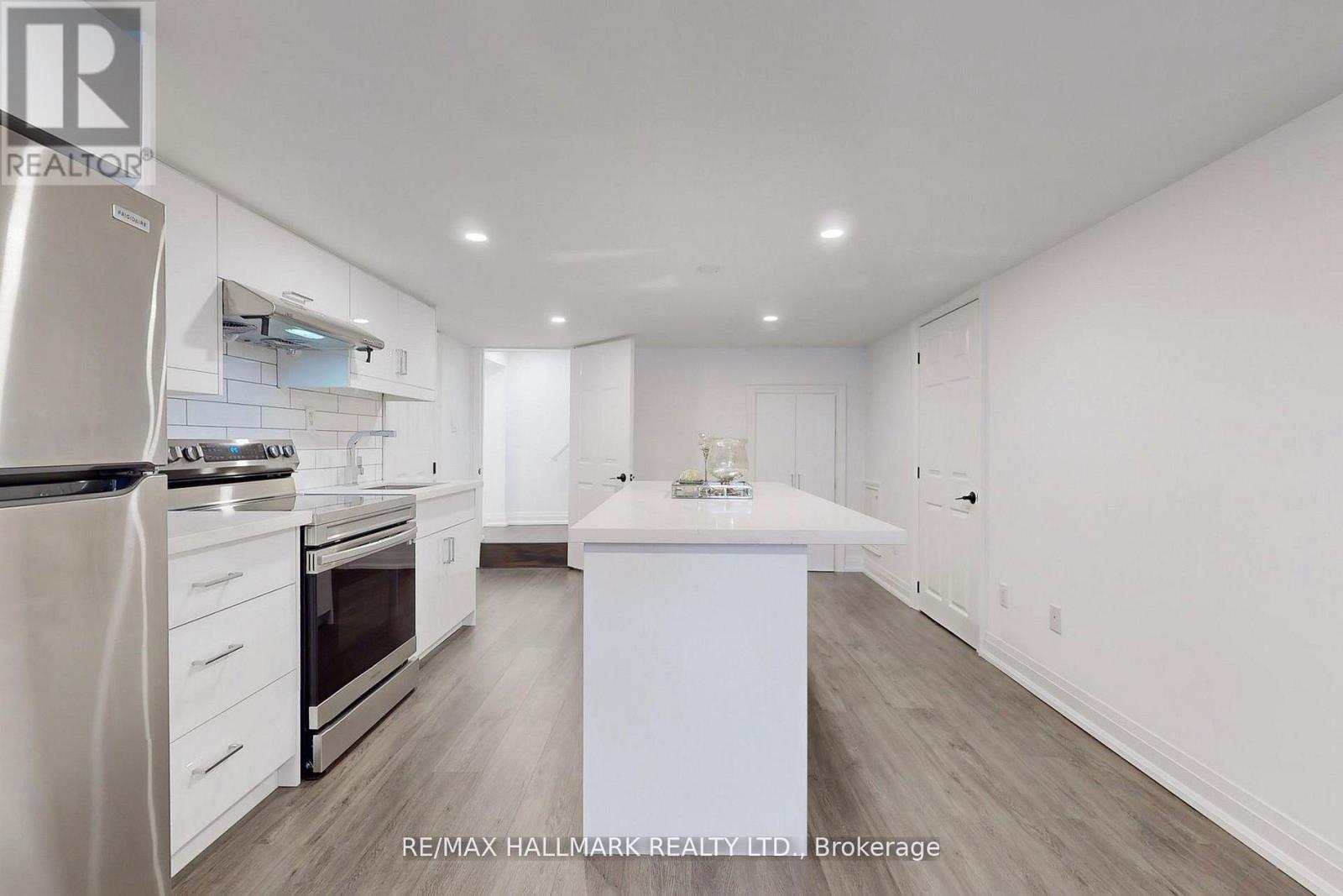 24 Cresser Avenue, Whitby, ON photo 33