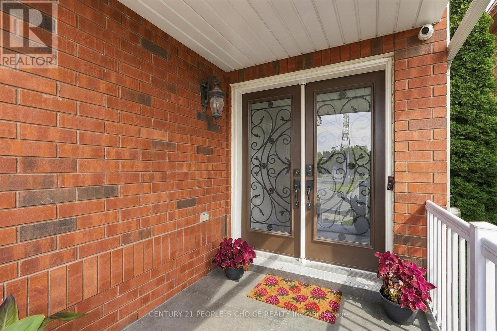 17 CHATTERSON STREET, Whitby (Rolling Acres) — photo 3