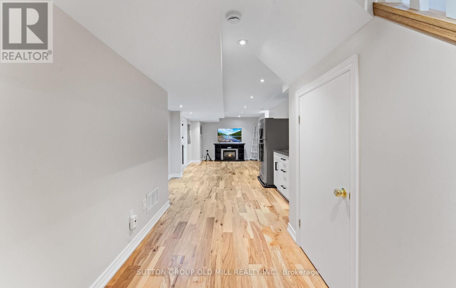 201 VELLORE PARK AVENUE - Image 33