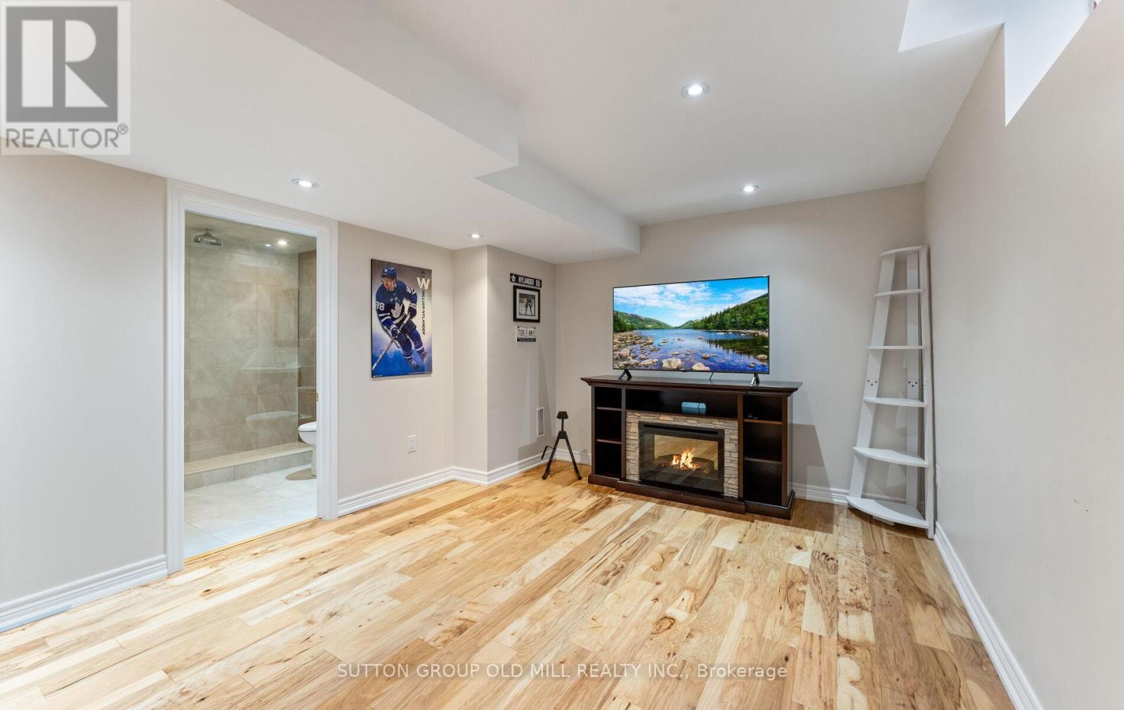 201 VELLORE PARK AVENUE - Image 38