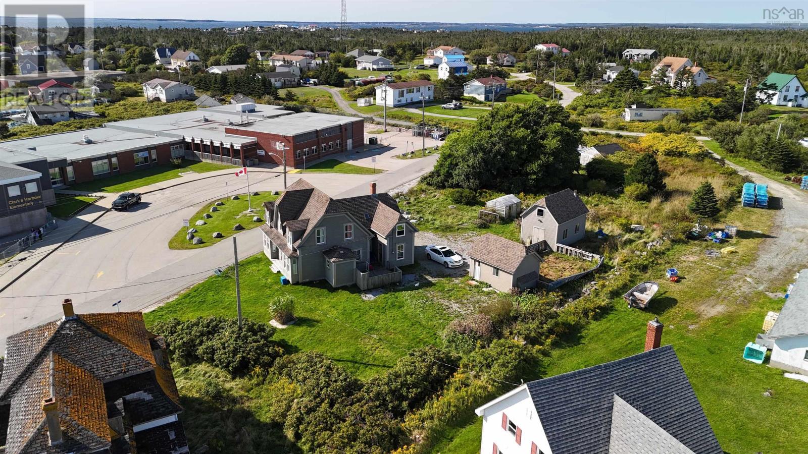 24 School Street, Clark's Harbour — photo 9