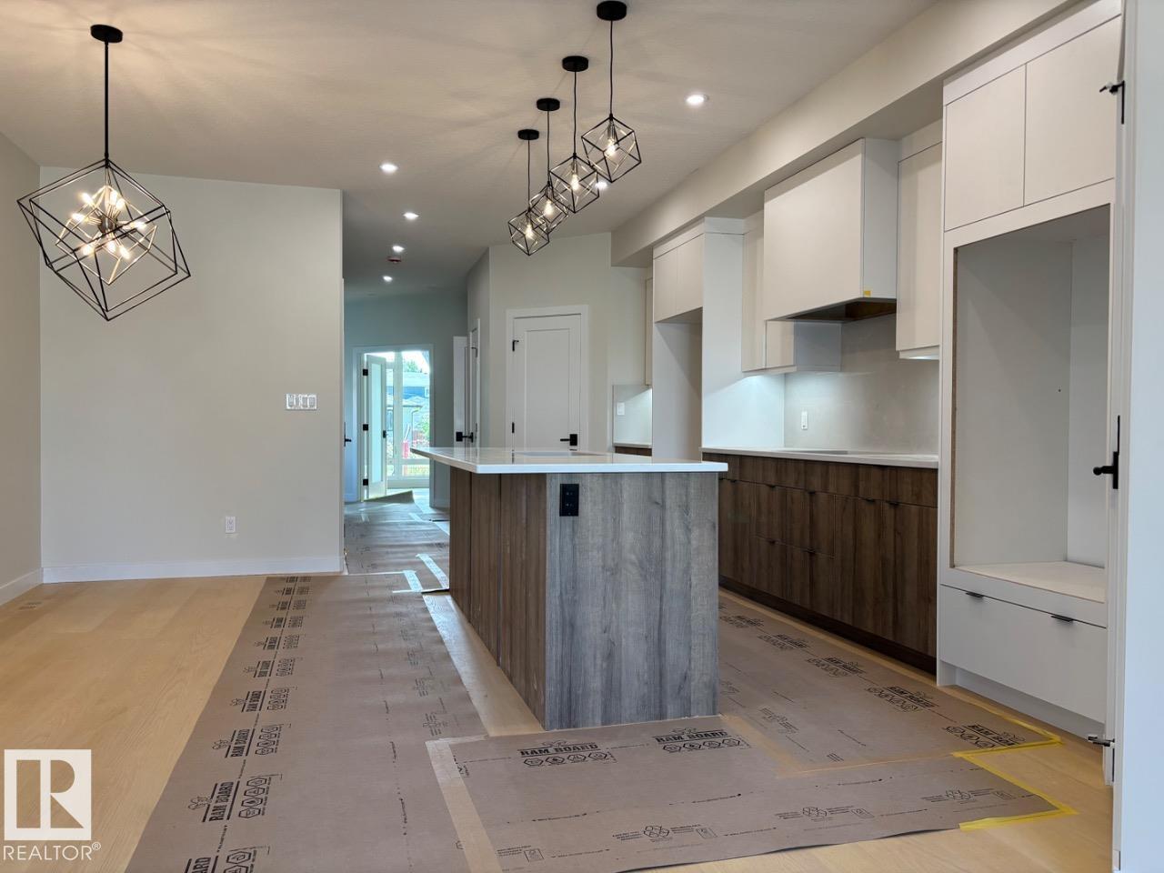 7928 97 AV NW NW, Edmonton — photo 6