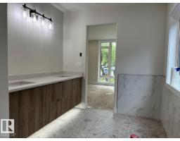 7928 97 Av Nw Nw, Edmonton, AB T6C2B7 Photo 11