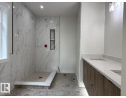7928 97 Av Nw Nw, Edmonton, AB T6C2B7 Photo 12