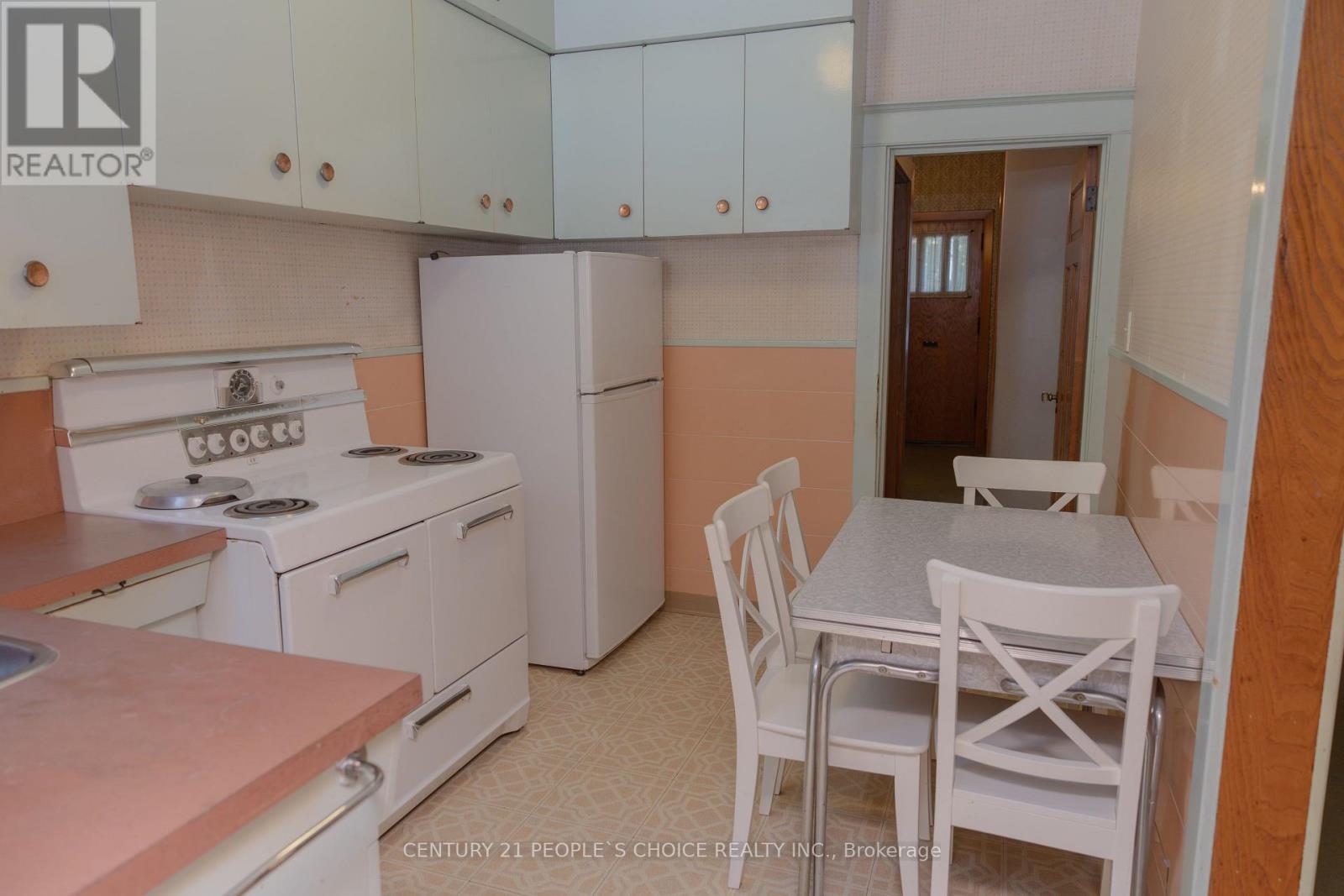 312 RUNNYMEDE ROAD - 19