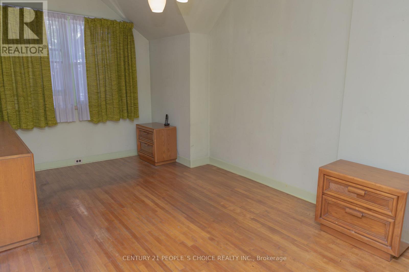 312 RUNNYMEDE ROAD - 26
