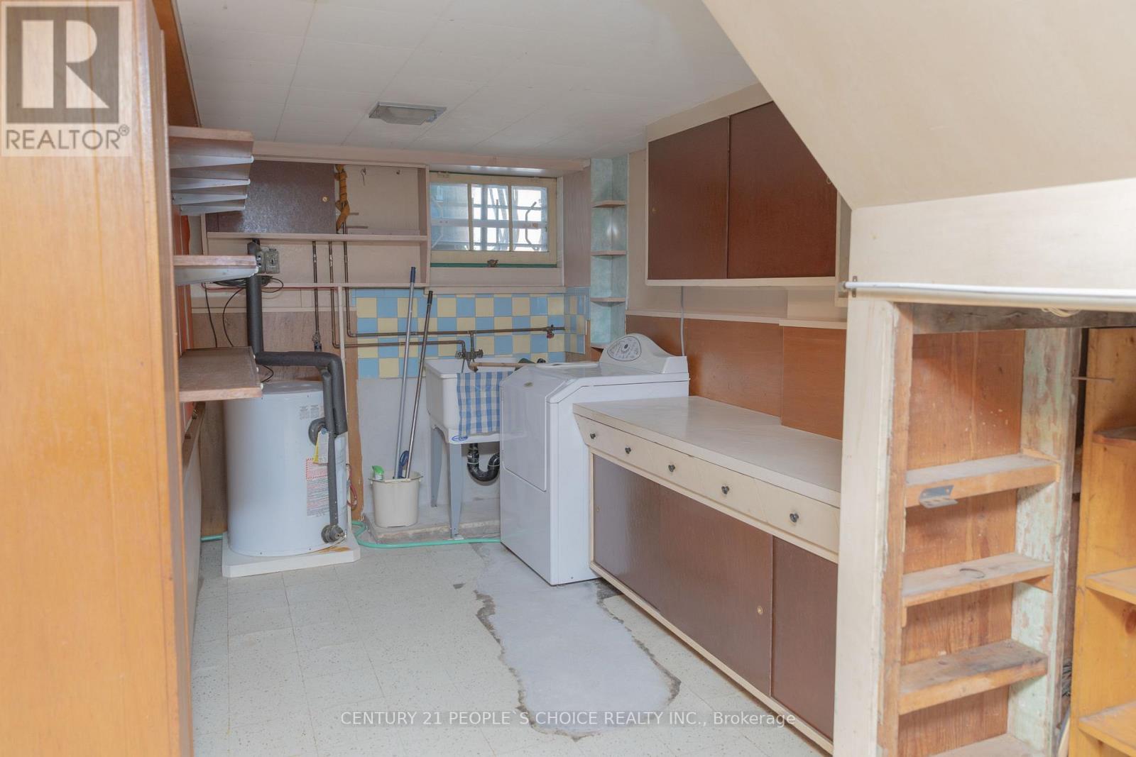 312 RUNNYMEDE ROAD - 34