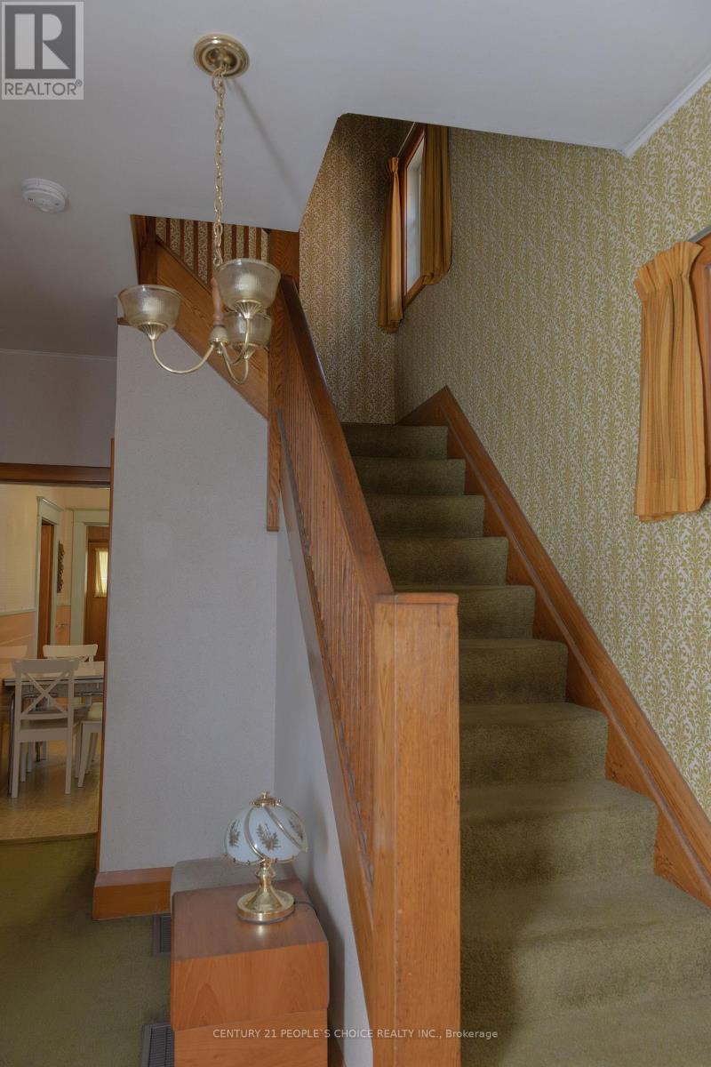 312 RUNNYMEDE ROAD - 7