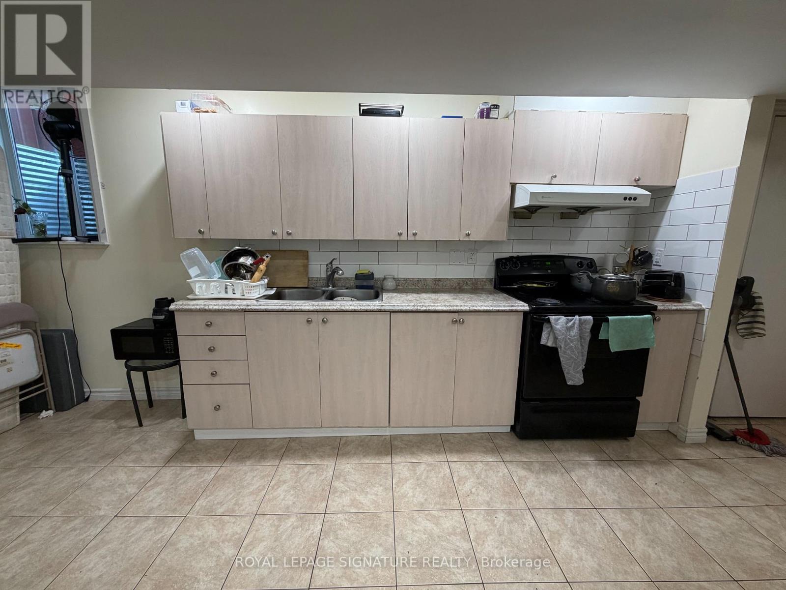 BSMT - 124 HERDWICK STREET, Brampton (Gore Industrial North) — photo 4