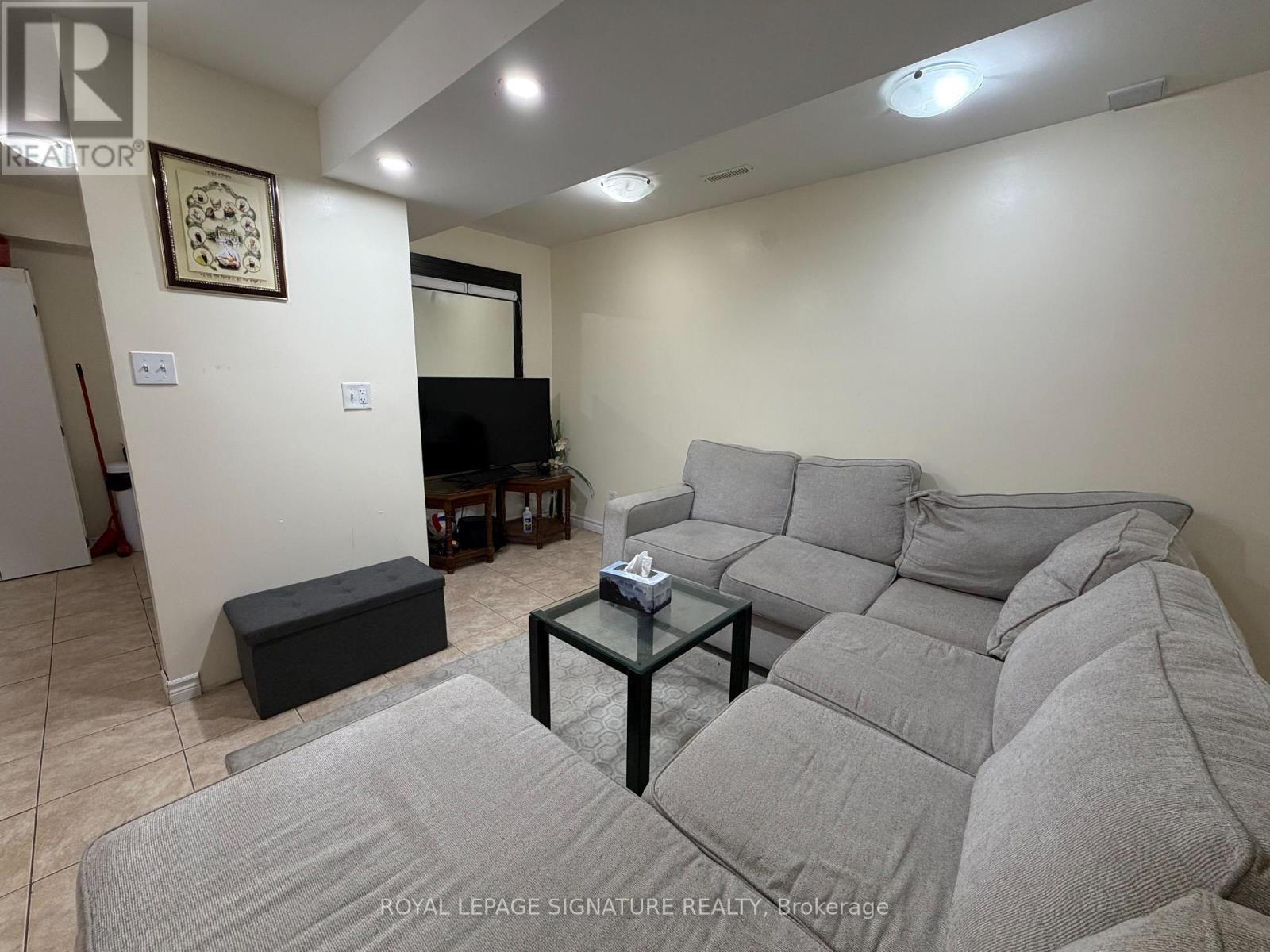 BSMT - 124 HERDWICK STREET, Brampton (Gore Industrial North) — photo 5