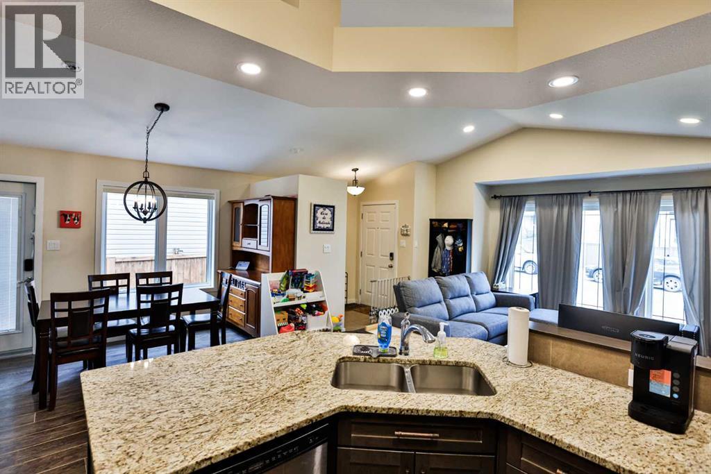 687 Keystone Chase W, Lethbridge — photo 8