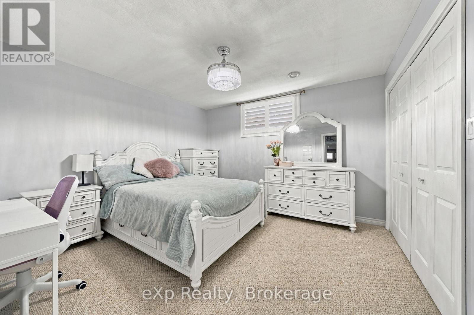 10 CHRISTOPHER COURT - Image 29