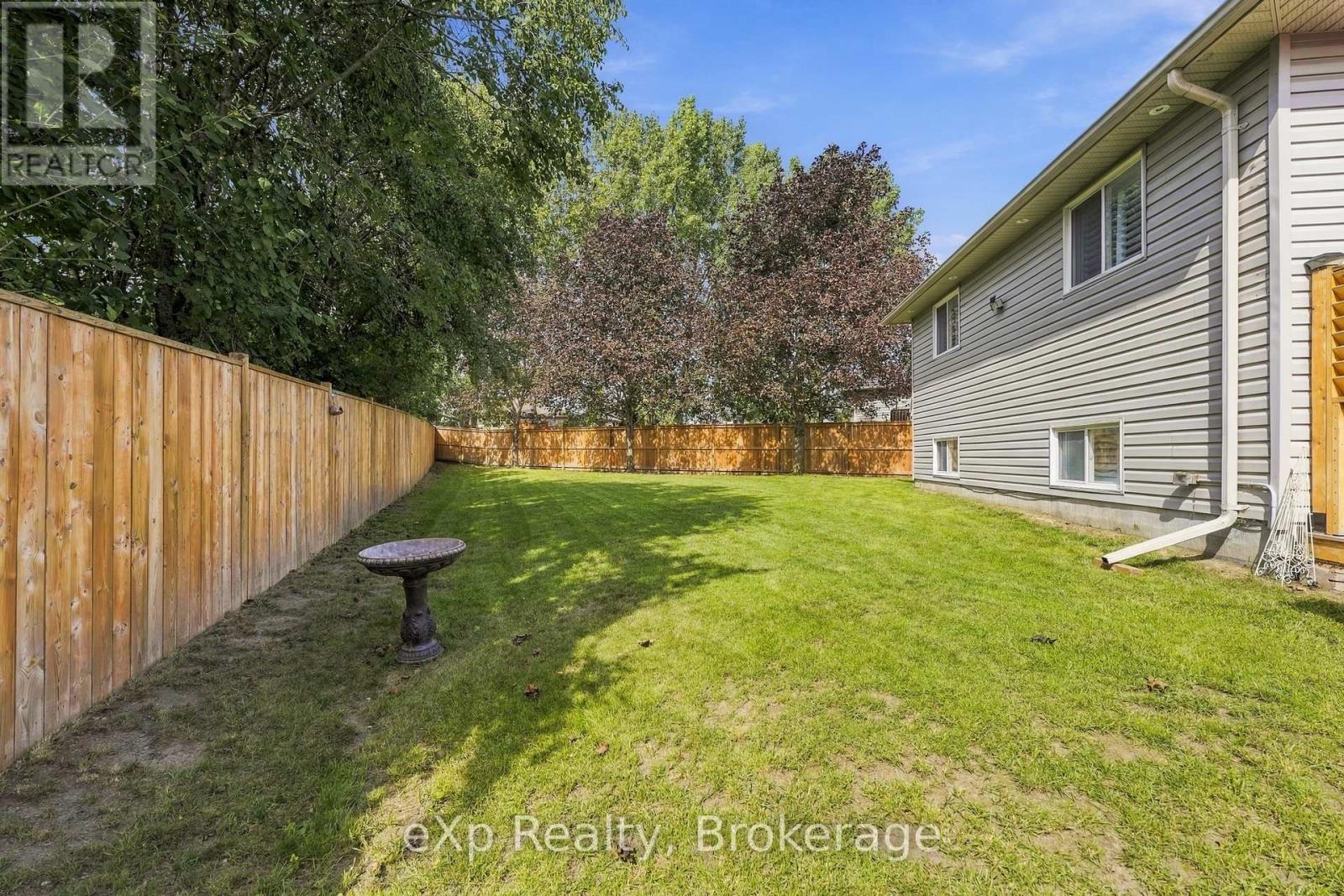 10 CHRISTOPHER COURT - Image 35