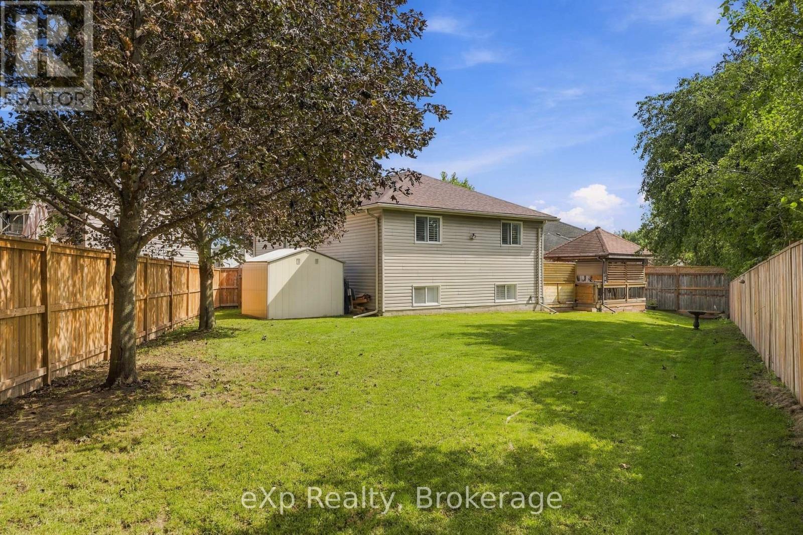 10 CHRISTOPHER COURT - Image 37