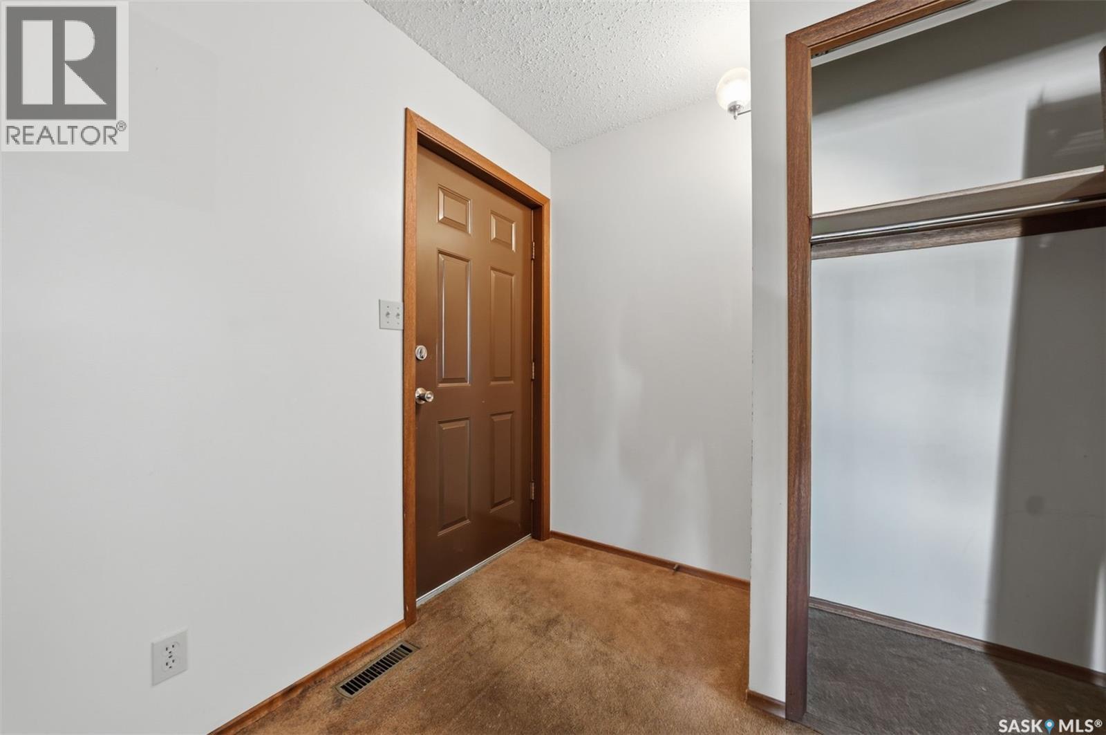 235 Meilicke ROAD, Saskatoon — photo 2