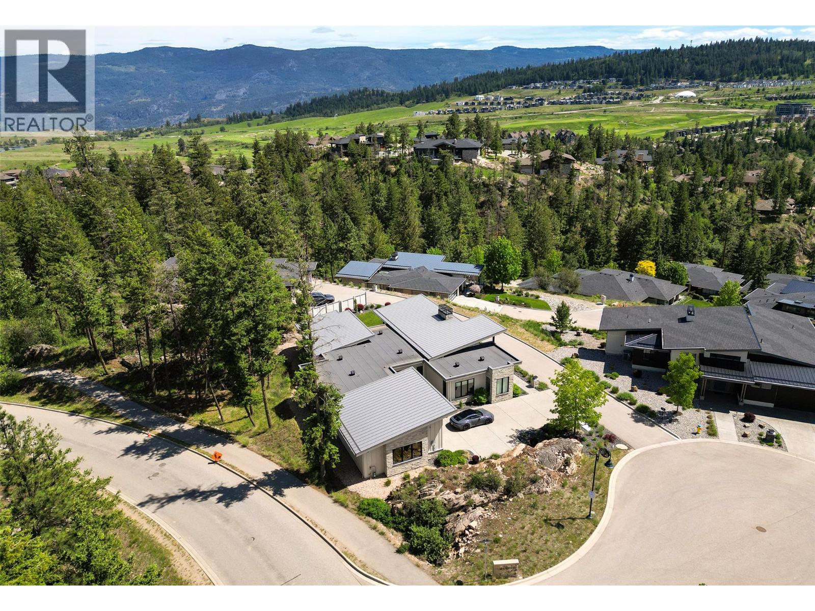 683 HAVENCREST Court - 62