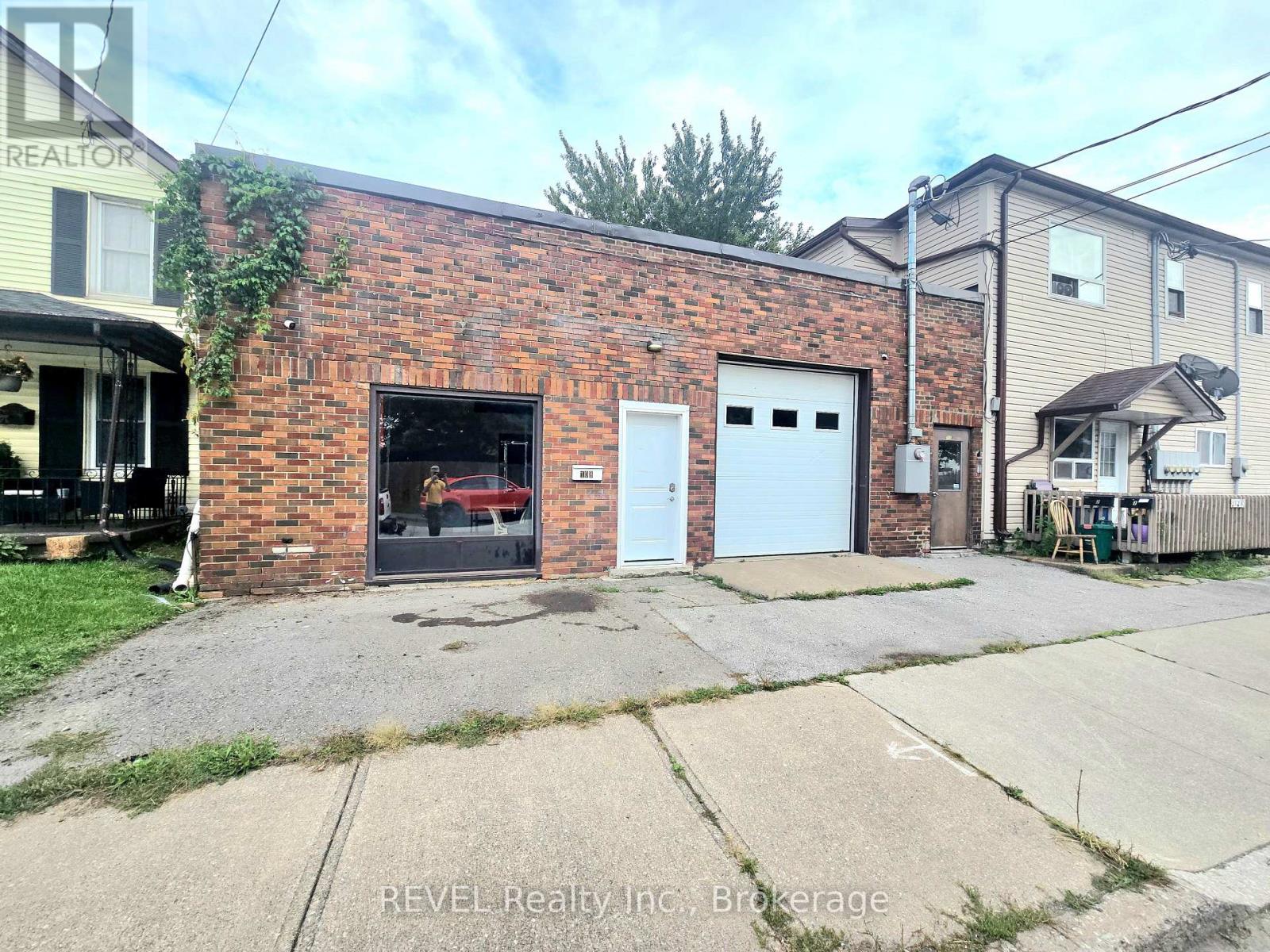 108 DUNCAN STREET, Welland (Lincoln/Crowland) — photo 5