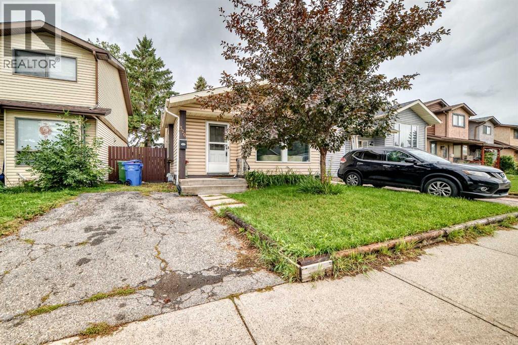 320 Abinger Crescent NE - 1