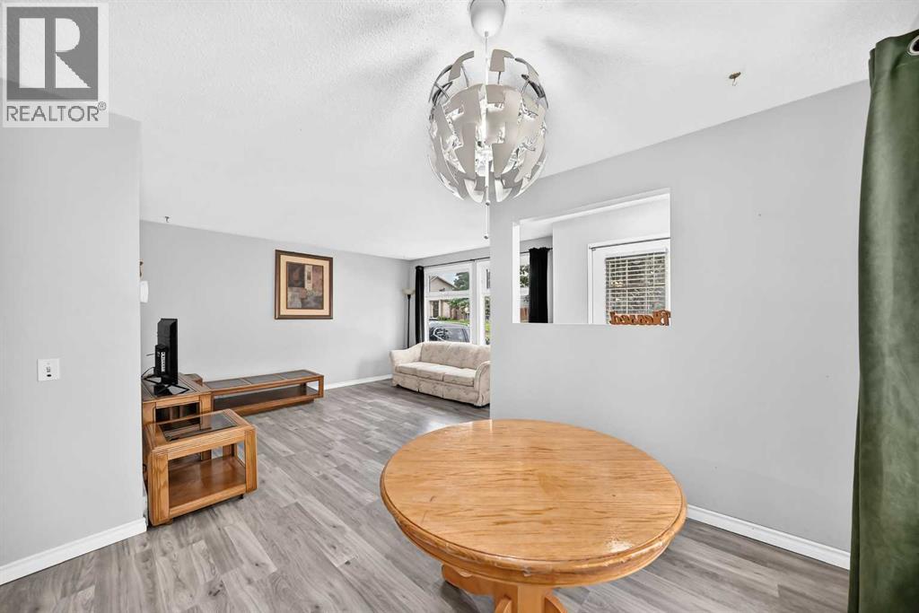 320 Abinger Crescent NE - 12