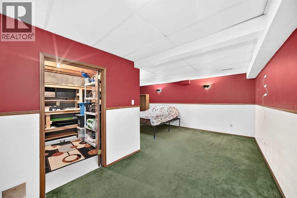 320 Abinger Crescent NE - 27