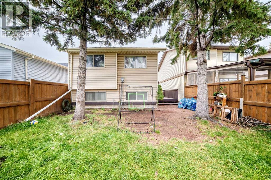 320 Abinger Crescent NE - 34