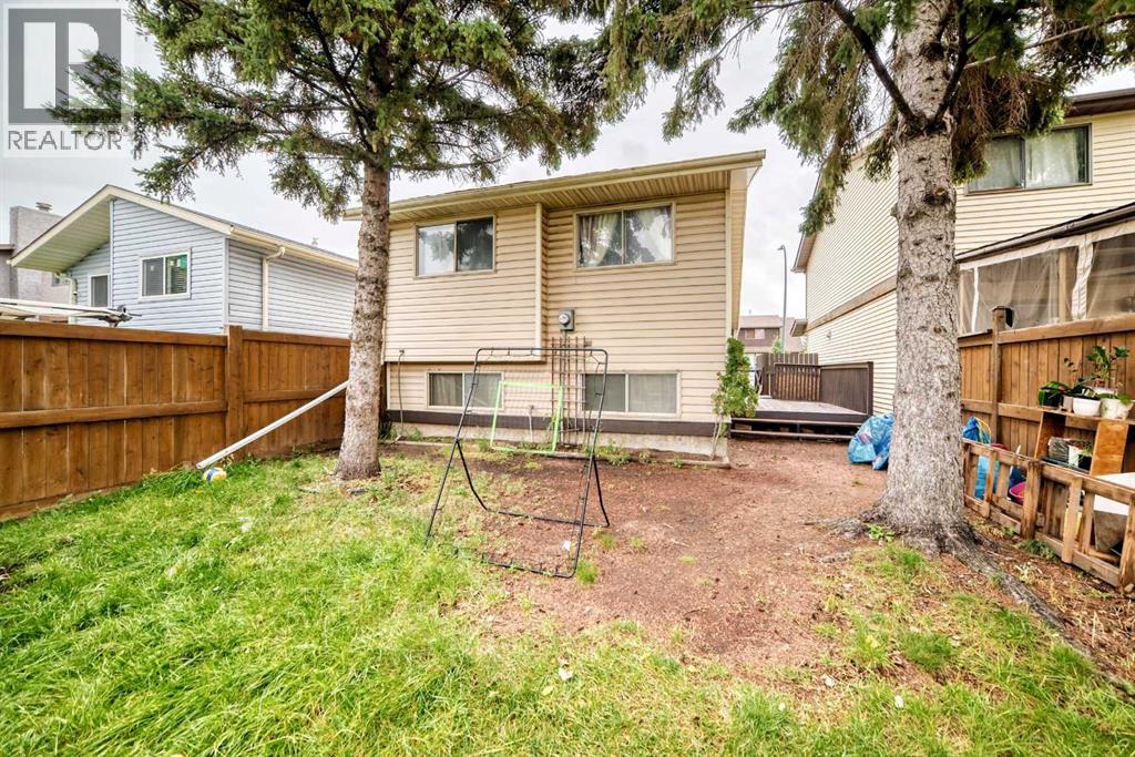 320 Abinger Crescent NE - 35