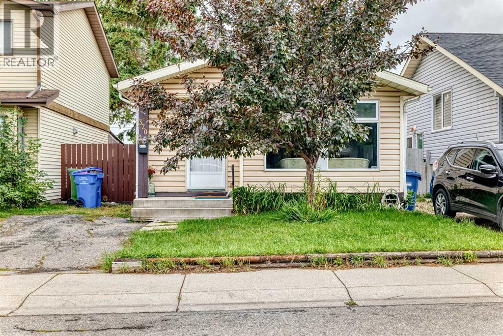 320 Abinger Crescent NE - 36