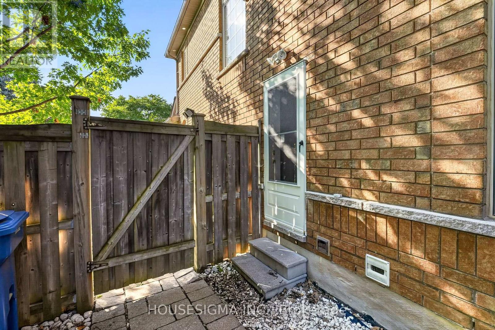 5261 PALMETTO PLACE - 32