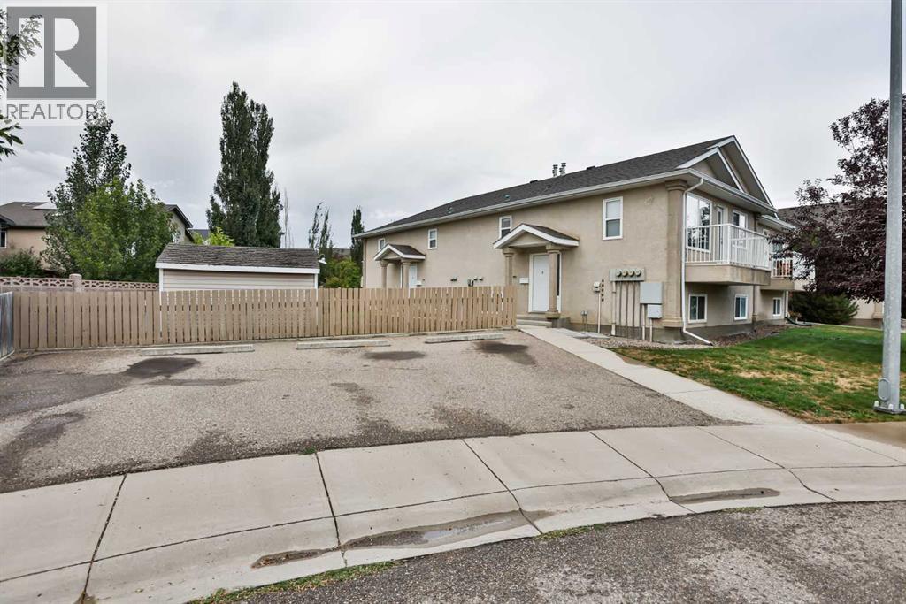 47 Highlands Place W, Lethbridge — photo 5