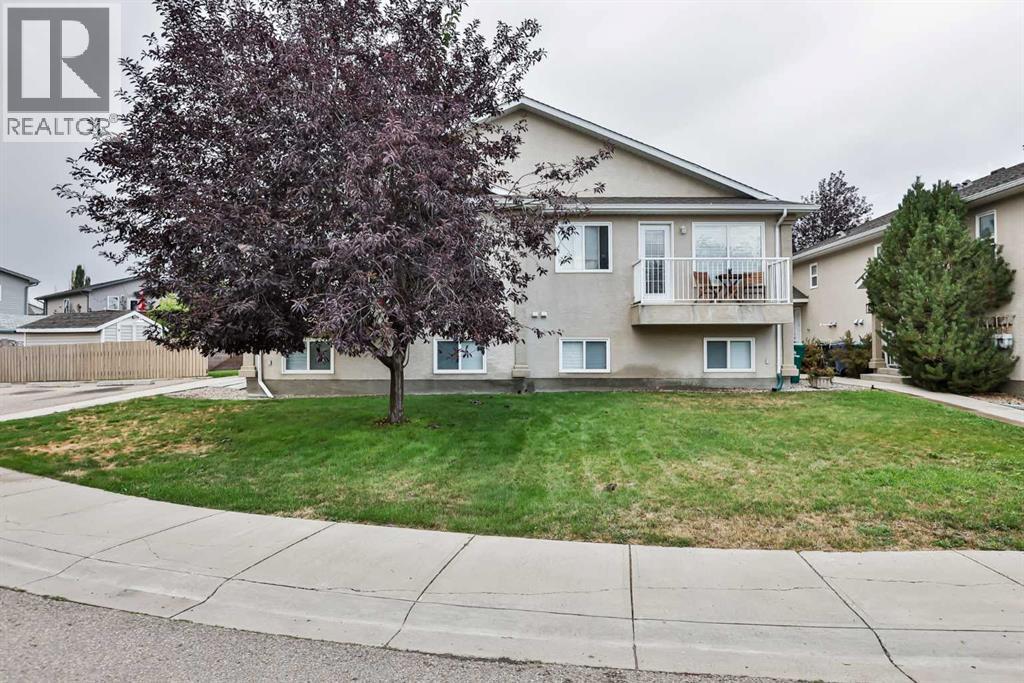 47 Highlands Place W, Lethbridge — photo 1