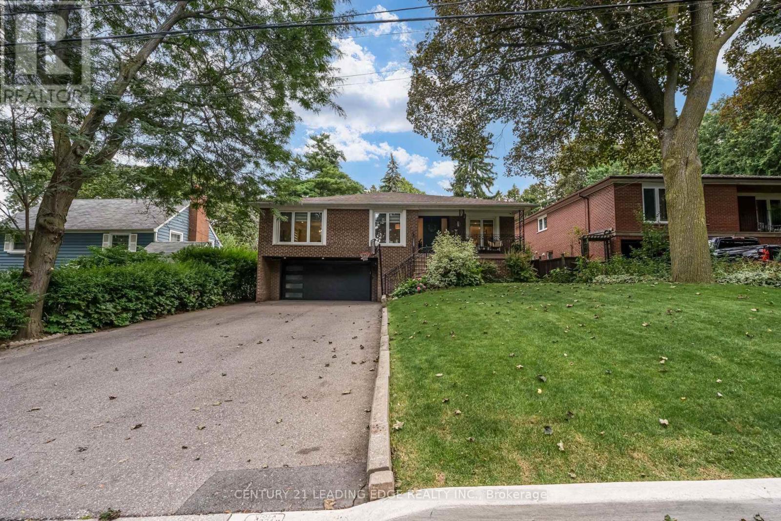 5 MOUNTBATTEN ROAD, Toronto (Humber Heights) — photo 2