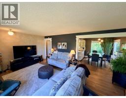 Living room - 1045 93 Avenue, Dawson Creek, BC V1G1E3 Photo 11