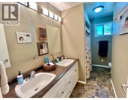 5208 W 54 Avenue, Fort Nelson, BC V0C1R0 Photo 31