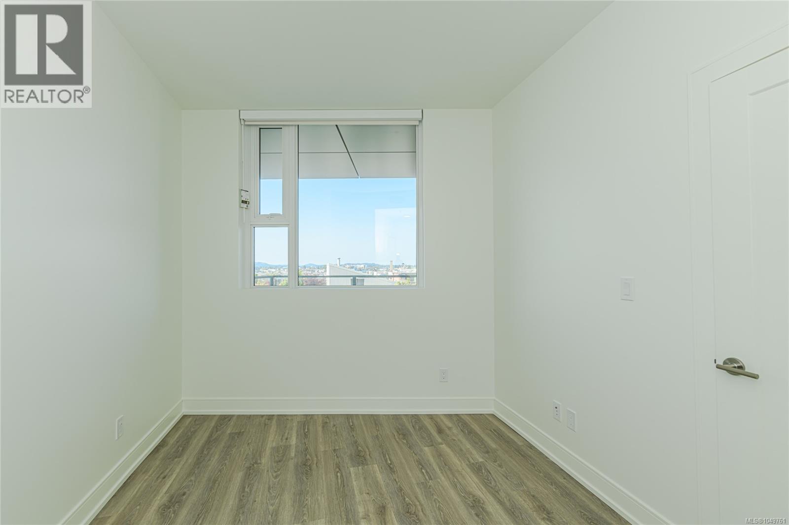 #905 1628 Store St - 29