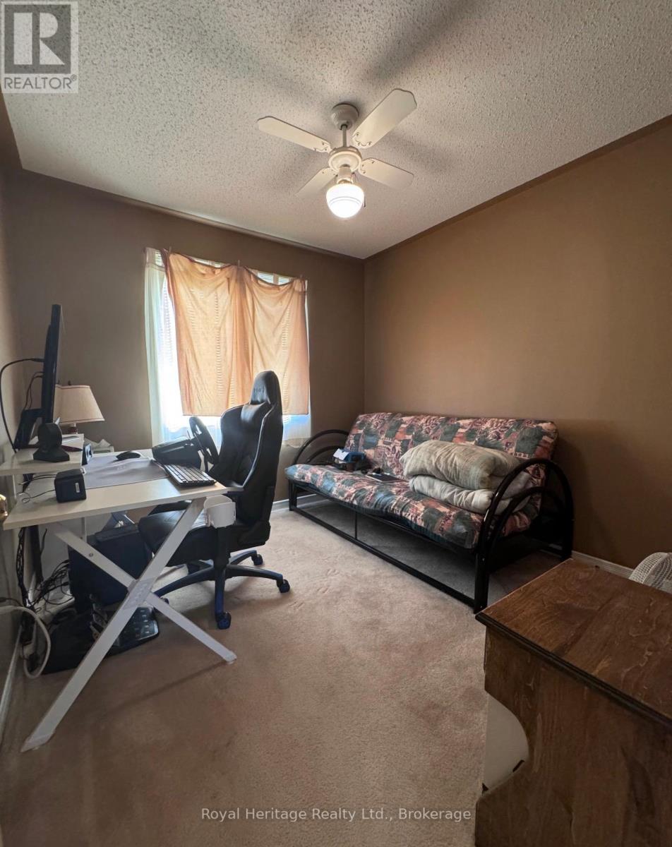 7 LANG COURT - 15