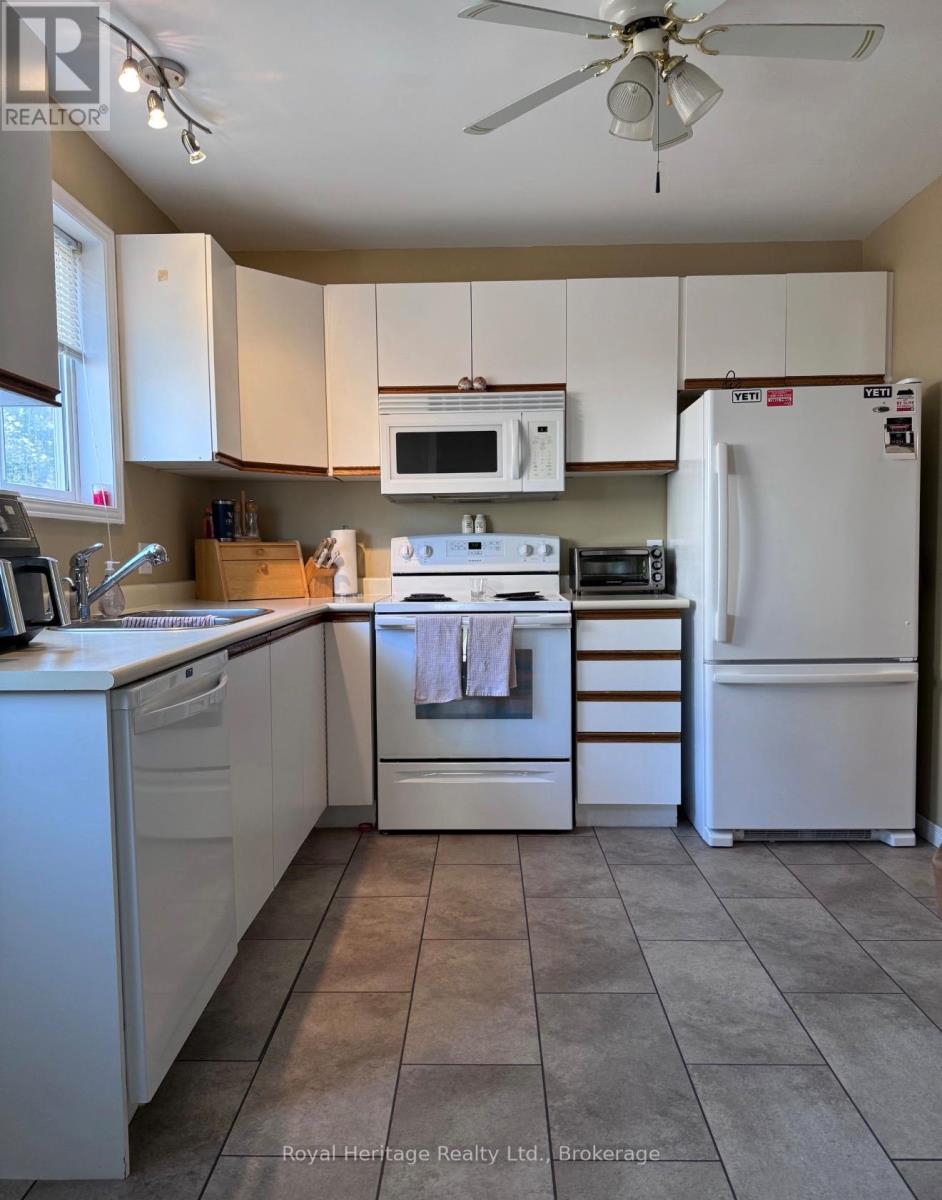 7 LANG COURT, Kawartha Lakes (Lindsay) — photo 4