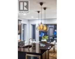 8729 14 Avenue Sw, Calgary, AB T3H5Y9 Photo 22