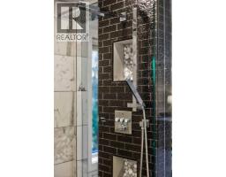 8729 14 Avenue Sw, Calgary, AB T3H5Y9 Photo 36
