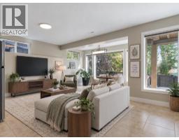 4pc Bathroom - 8729 14 Avenue Sw, Calgary, AB T3H5Y9 Photo 9