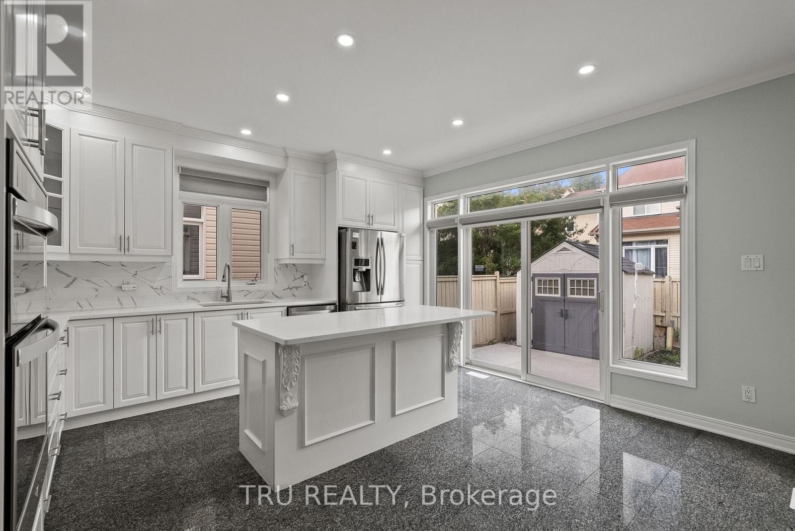 27 UPMINSTER WAY - Image 14