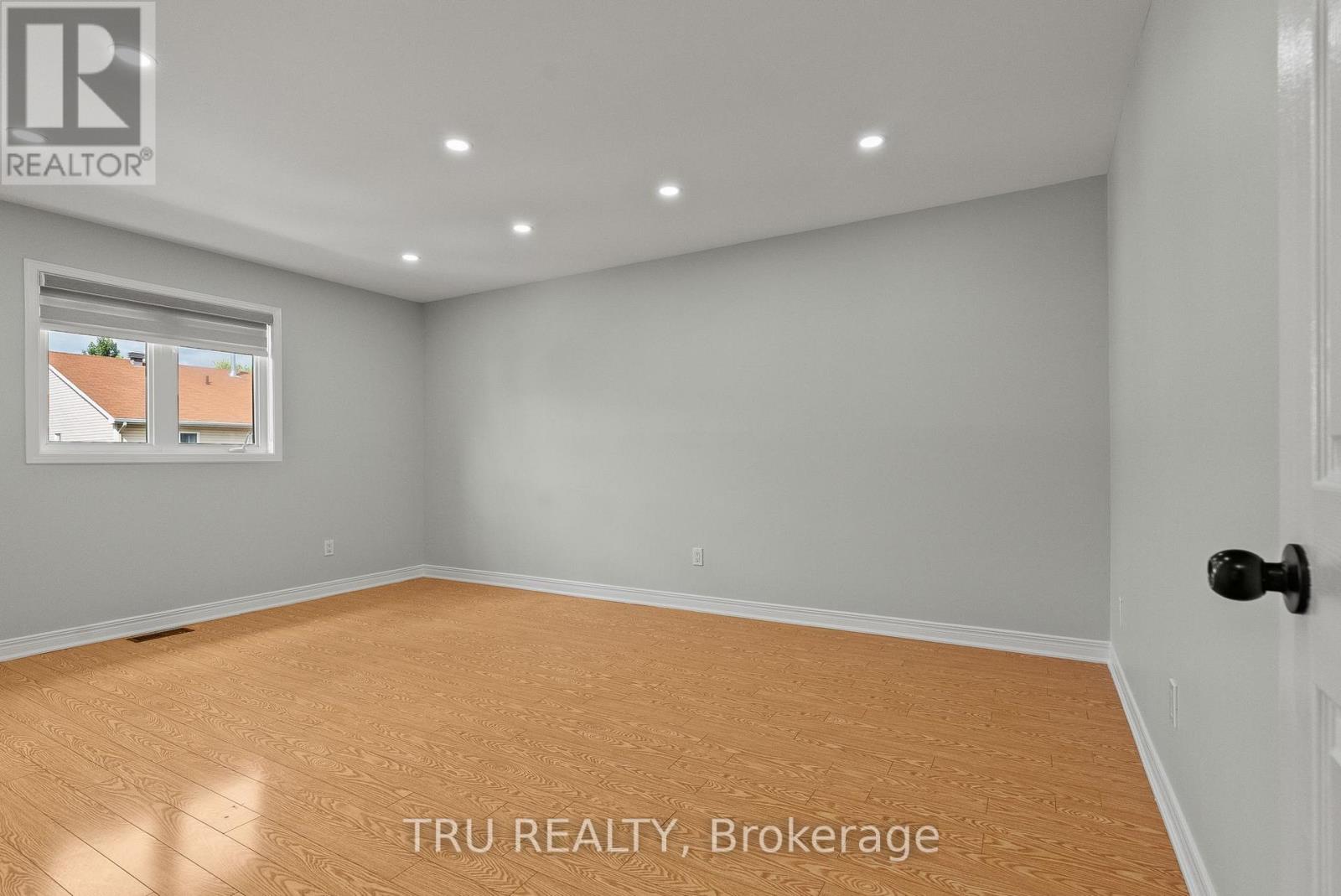 27 UPMINSTER WAY - Image 27