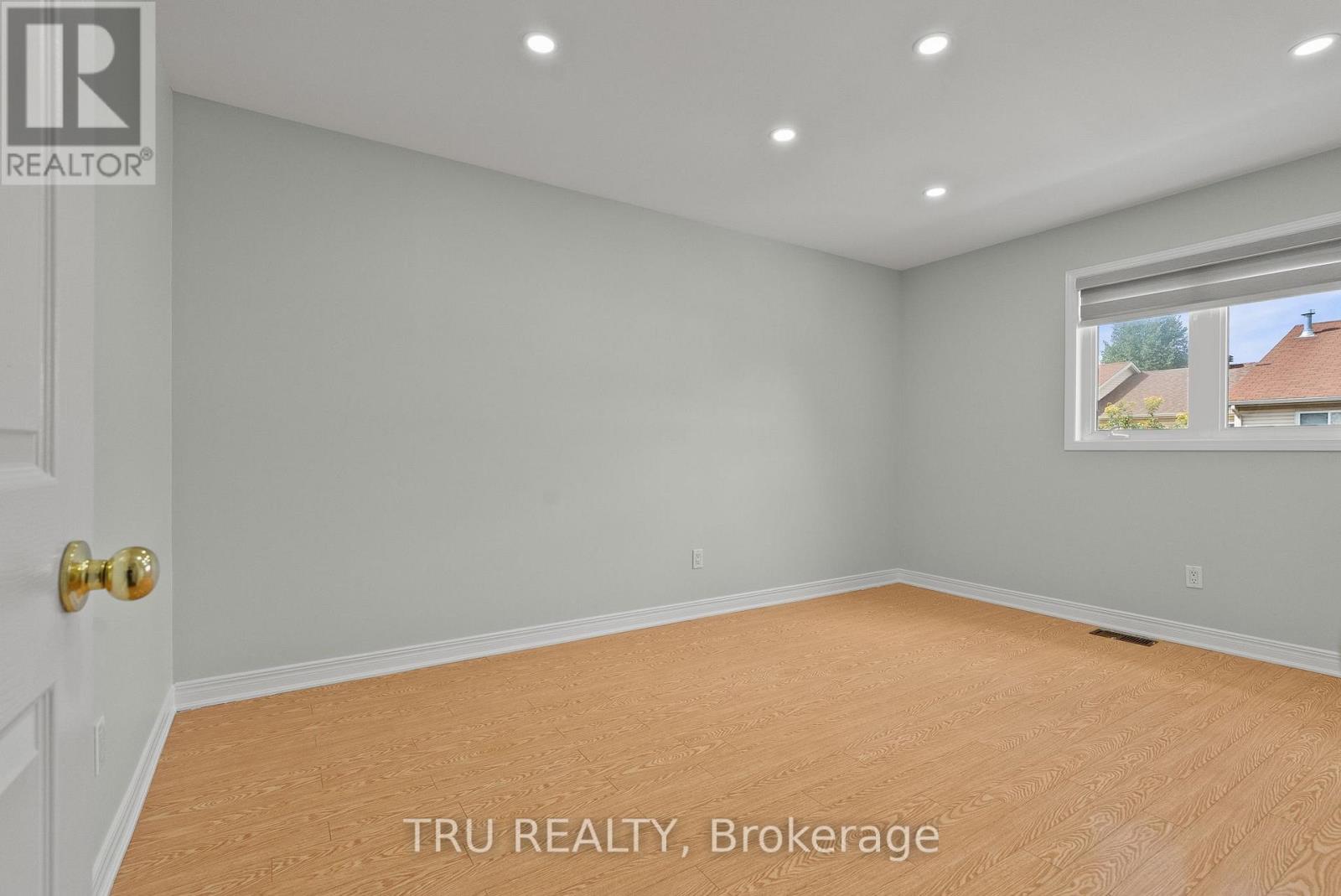 27 UPMINSTER WAY - 29
