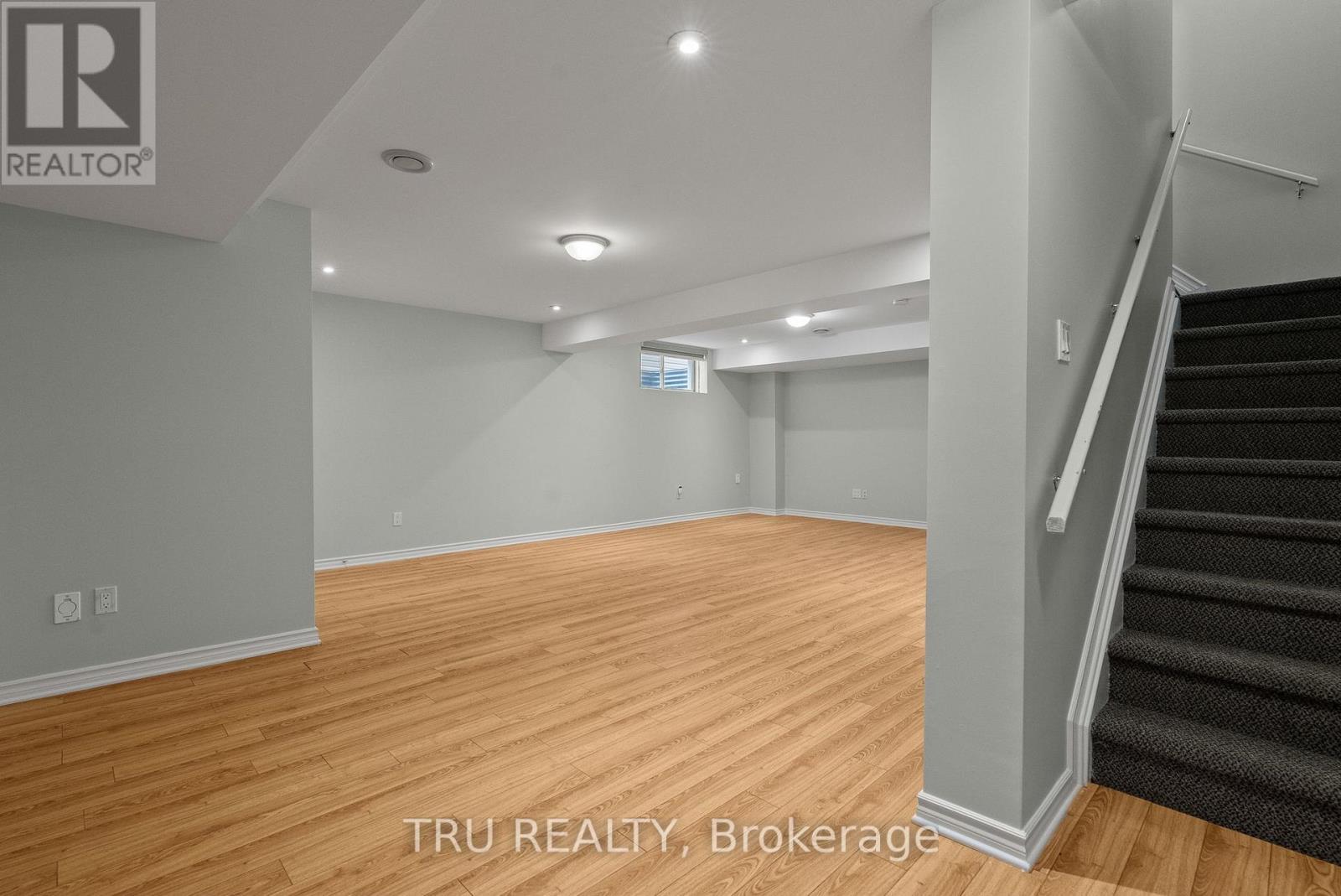 27 UPMINSTER WAY - 34