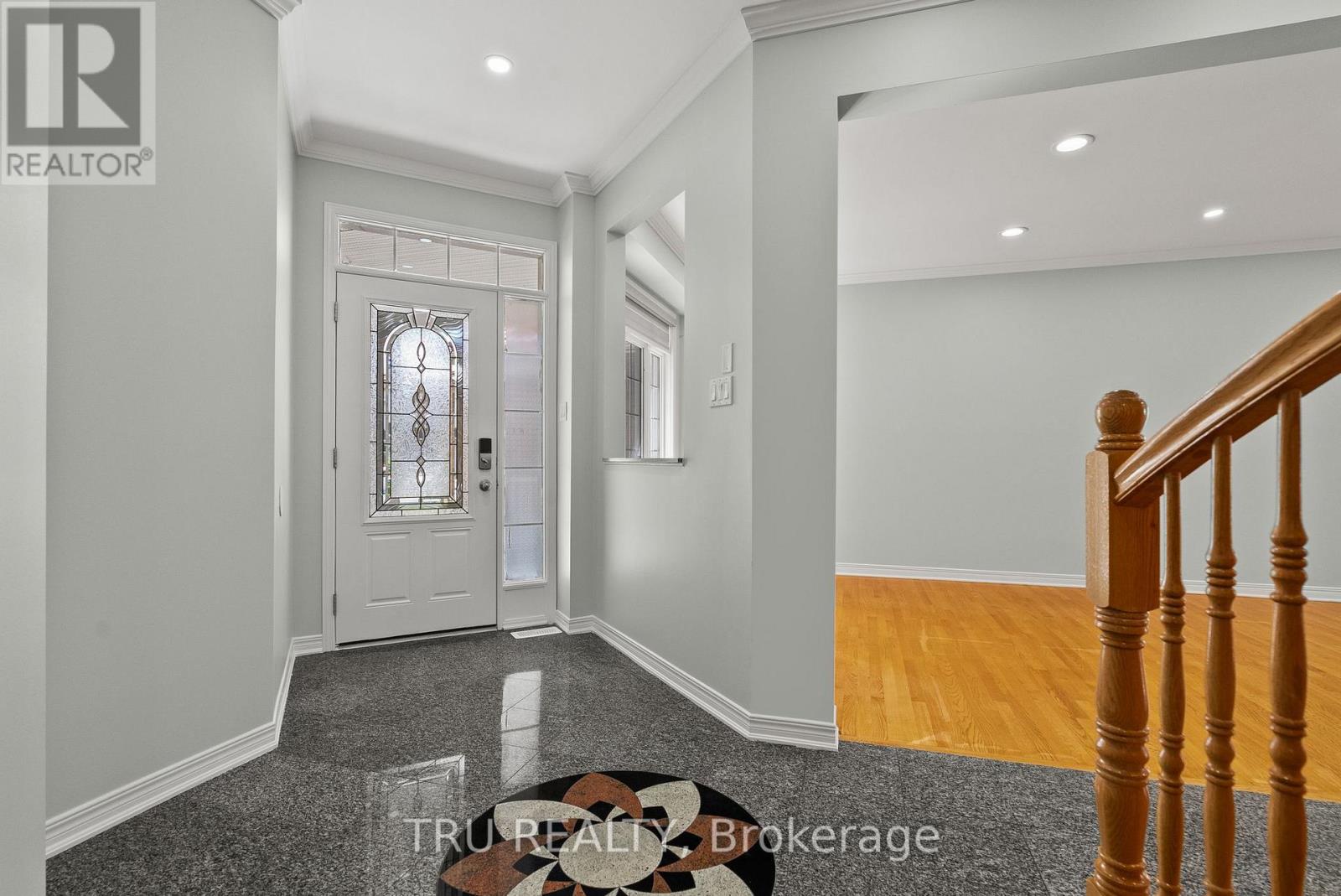 27 UPMINSTER WAY, Ottawa — photo 4