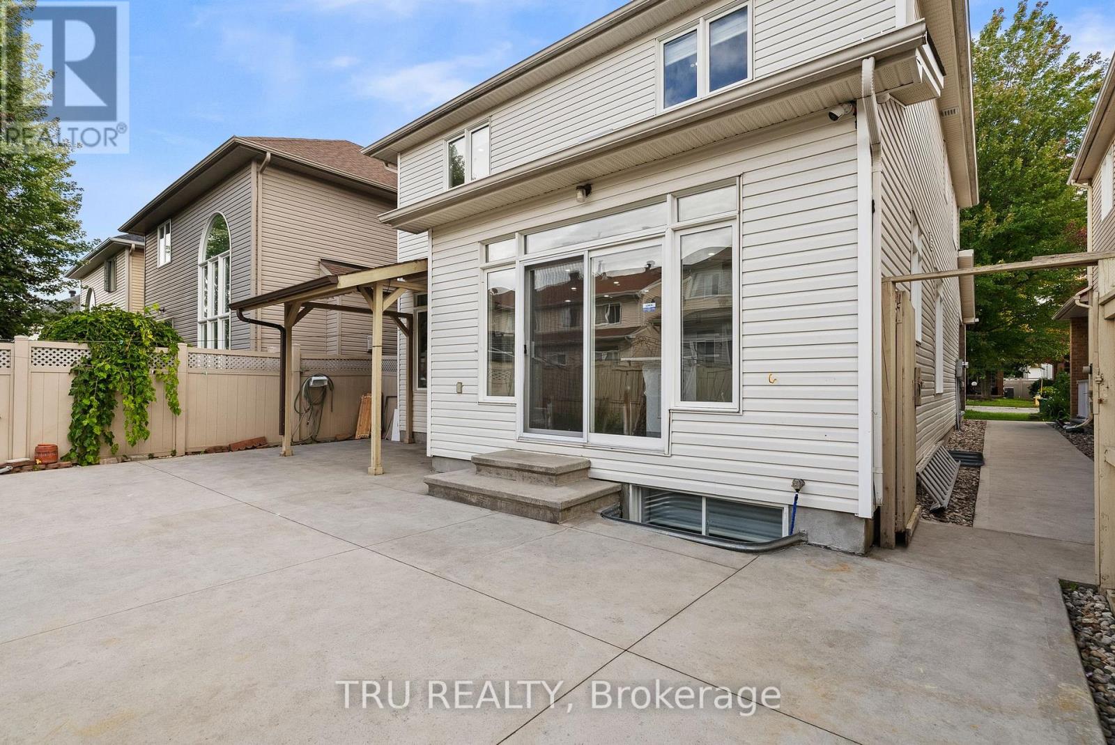 27 UPMINSTER WAY - 45